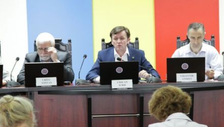 Astfel, CEC propune ca în fiecare an statul să aloce subvenţii partidelor electorale echivalente cu 0,2% din bugetul statului