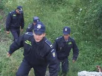 Suspectii aduceau marfa de contraband din Ucraina. Cei cinci barbate au primit mandate de arestare pentru 24 de ore.