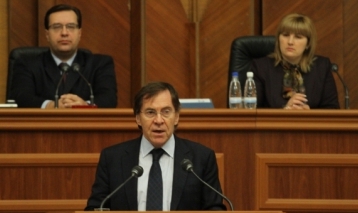 În loc să le răspundă la întrebare, Mignon a preferat să le amintească deputaţilor comunişti despre practica lor de a boicota şedinţele Parlamentului.