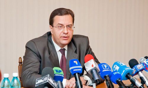 Marian Lupu afirmă că sînt membri ai Partidului Comuniştilor care susţin decizia de a interzice secera şi ciocanul