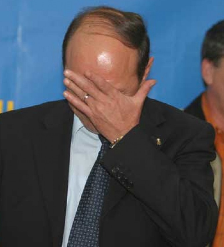 Începând cu ora 17, plenul se va reuni pentru a dezbate şi vota cererea de suspendare.