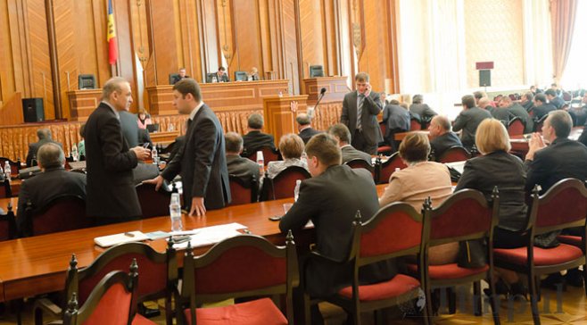 Tronsonul de cale ferată Cahul-Giurgiuleşti cu o lungime de 50 km a fost construit în anii 2007-2008