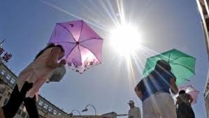 Potrivit prognozelor, vremea se va răcori abia spre weekend. Foto: cronicadeiasi.ro