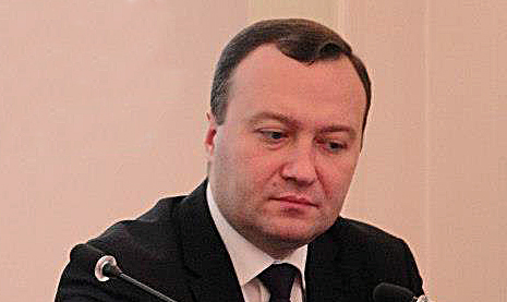 Гурина поддержали независимые депутаты Сергей Сырбу и Михай Годя.  