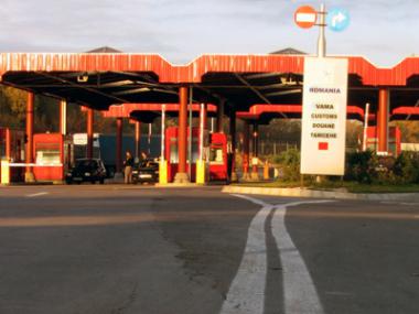 În toate cazurile menţionate, mijloacele de transport şi persoanele implicate au fost remise organelor de resort