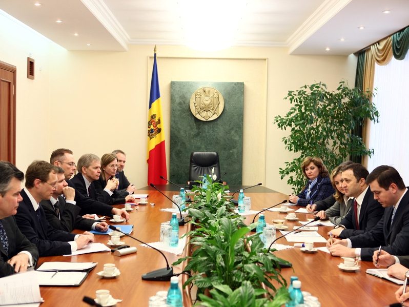  De asemenea, s-a discutat despre efectele crizei economice şi a secetei din anul curent care au afectat Republicii Moldova