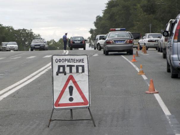 Din accident a rezultat rănirea gravă a şoferului
