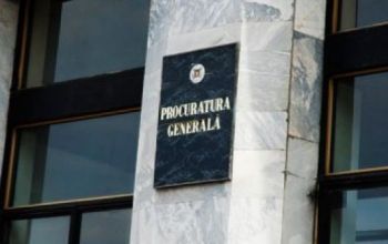 Reamintim că un tir cu ţigări a fost vămuit la Chişinău, dar a fost oprit la punctul de trecere a frontierei Albiţa, de vameşii din România.