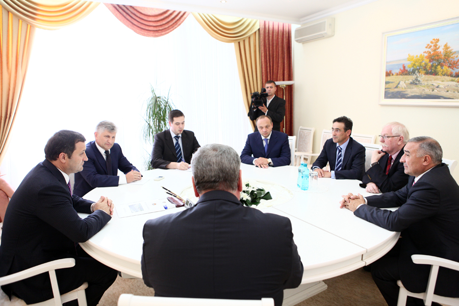 În cadrul şedinţei s-a discutat şi despre iniţierea unor proiecte de infrastructură 