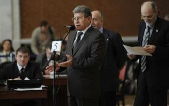 Mihai Ghimpu a declarat că dosarele foştilor agenţi secreţi nu pot fi examinate