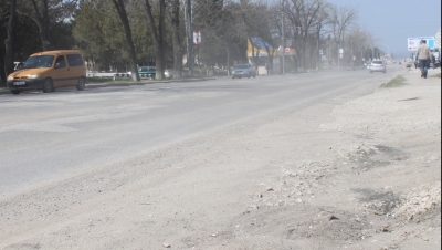 Весна началась совсем недавно, а в Бельцах уже - совсем пыльно.