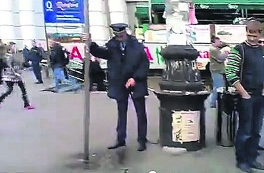 Всем миром. Нашкодившего милиционера ищут по всей стране.