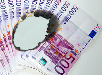 Moneda "geuro" ar consta din bilete la ordin, o formă de datorii guvernamentale care poate fi vândută. 