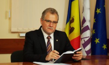 По его мнению, с приходом АЕИ к власти в 2009 году страна начала идти в правильном направлении.