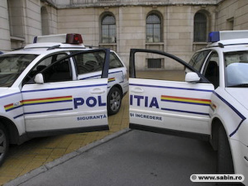 В Румынии задержан караван из трех автомобилей, перевозивший контрабандные сигареты из Республики Молдова и Украины. 