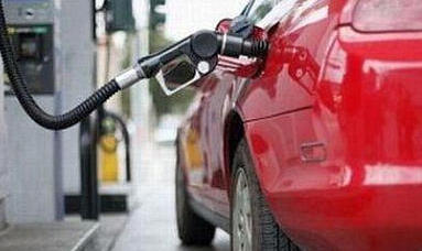 Ultima modificare de preţ a avut loc în luna februarie când benzina şi motorina s-au scumpit cu 50 de bani per litru. 