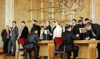 Partidul Comuniştilor l-a propus pe deputatul comunist Sergiu Stati penzru funcţia de speaker al Parlamentului.
