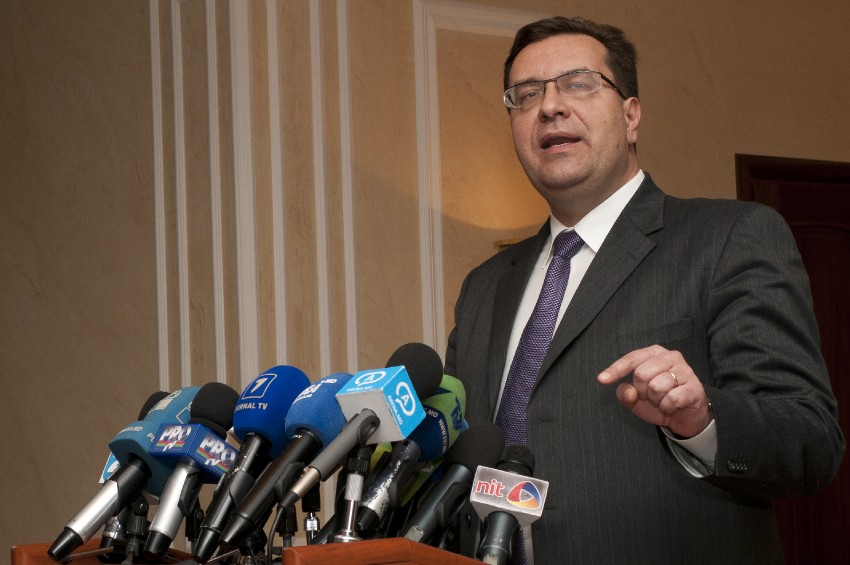 PLDM și PD pledează însă pentru alegerea unei persoane din societatea civilă în acest post.