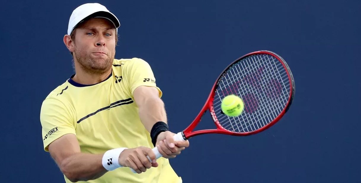 Раду Албот ускоренно продвигается в полуфинал турнира ATP в Сингапуре.
