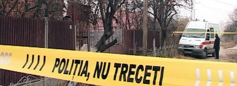 Участковый рассказал, что упал с лестницы и сильно ударился головой. Фото символ: radioiasi.ro.