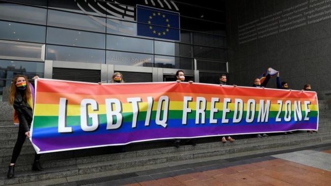 Европейский парламент объявил Евросоюз пространством свободы для ЛГБТ-сообщества. 
