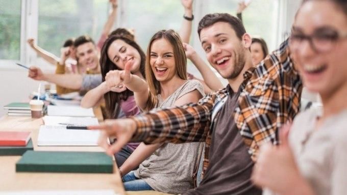 Studenții moldoveni ar putea primi indemnizații după absolvire