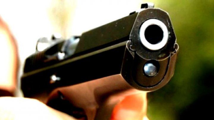Un copil de 11 ani și-a împușcat mortal sora, apoi s-a sinucis