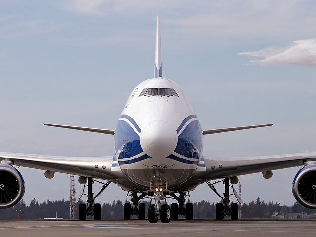 В США хотят расследовать информацию о планах Катара подарить Трампу Boeing.