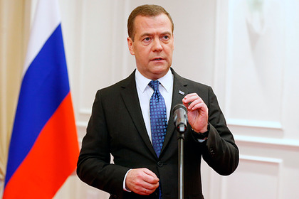 Медведев отменил советские законы в России.