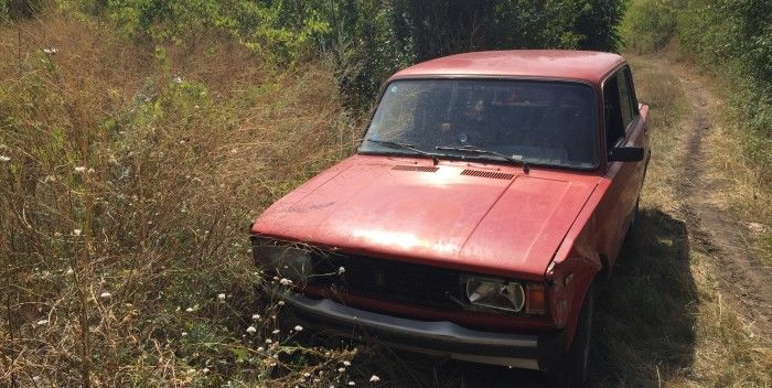 In timpul deplasarii barbatul a efectuat manevre periculoase si a deteriorat aripa si farurile automobilului.