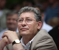 Mihai Ghimpu sugerează că Partidul Democrat influențează amânarea demersului de examinare a articolului din Constituție referitor la Neutralitate. Foto: publika.md