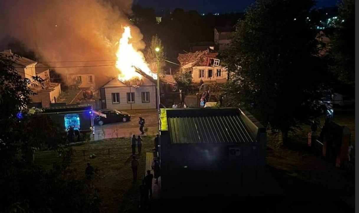 В результате взрывов в Белгороде погибли три человека.