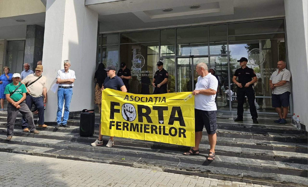 Фермеры выдвинули ультиматум правительству: требуют присутствия Санду.