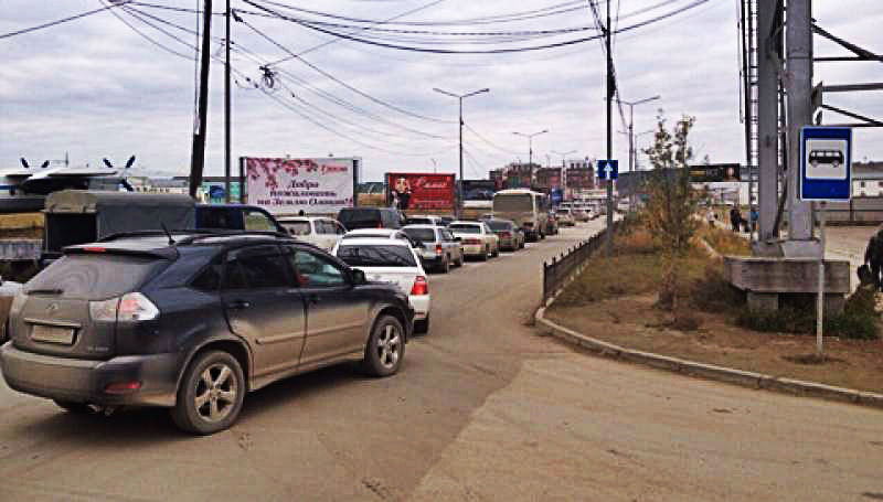 Начиная с сегодняшнего дня владельцы автомобилей с номерными знаками, выданными на правом берегу Днестра, могут въехать в Приднестровье только с полисом автострахования.
