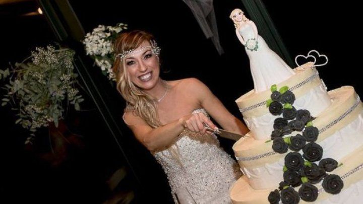 O femeie din Italia s-a căsătorit cu ea însăși. 