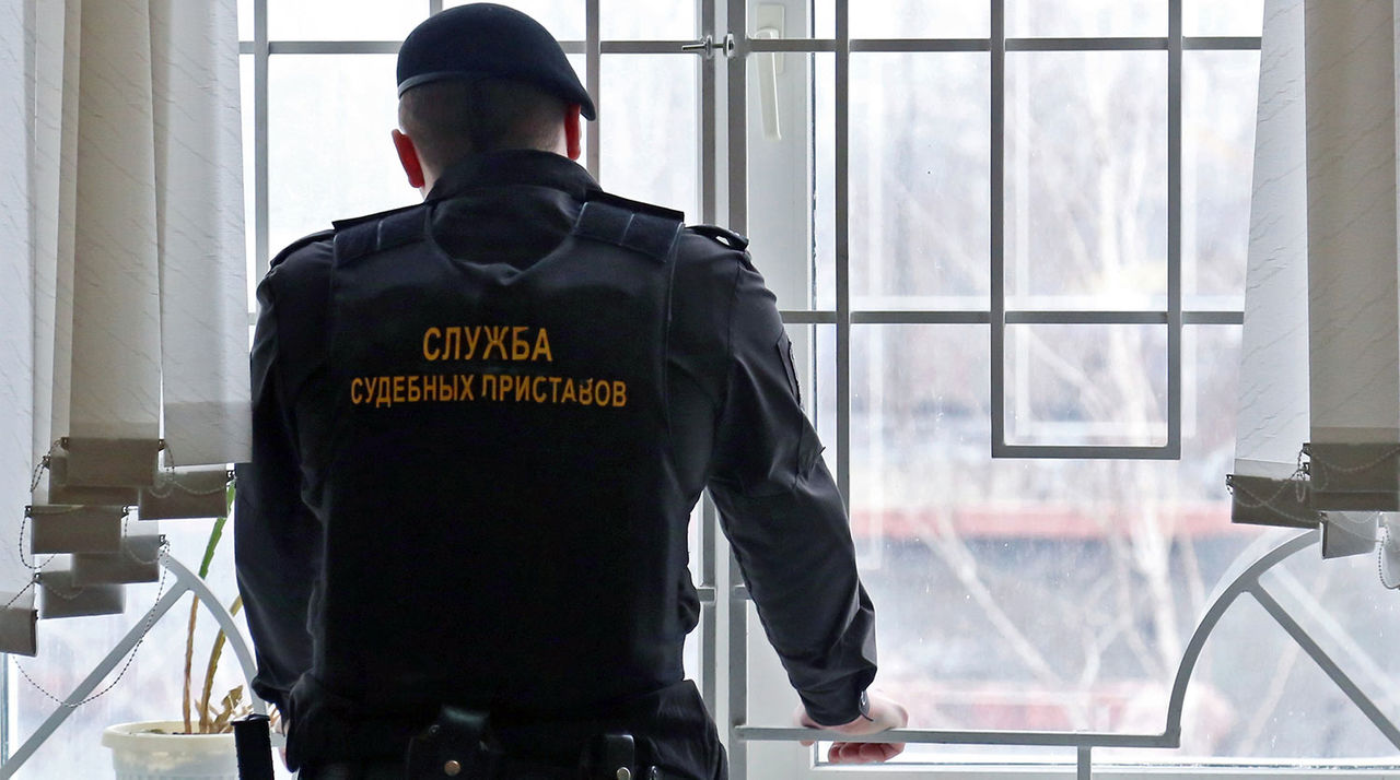 Судебный пристав покончил с собой в здании московского суда.