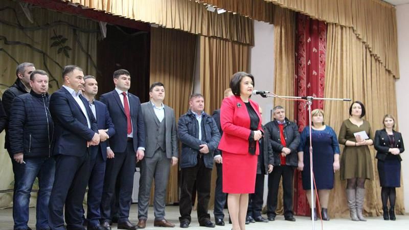 Министр образования Моника Бабук баллотируется в 22 округ, Яловены.