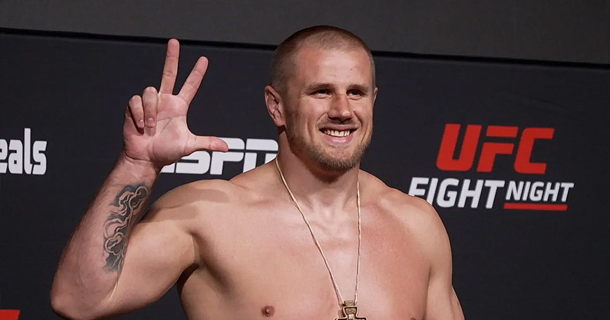 Александр Романов сразится с бразильцем в UFC.