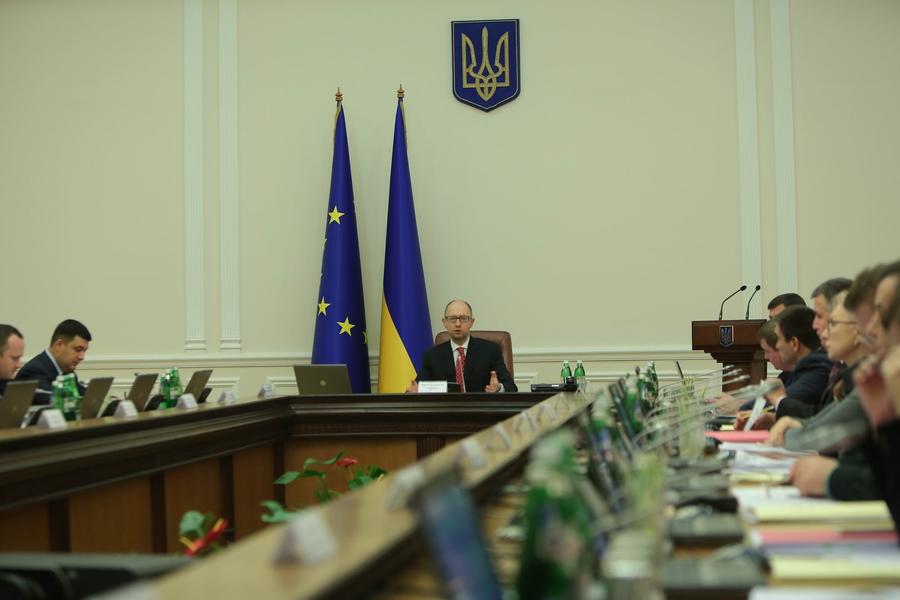 Украина намерена использовать валютные резервы для платы «Газпрому» за российский газ.