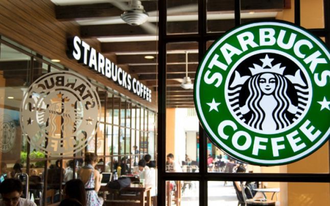 Представители Starbucks уже заявили, что намерены обжаловать решение регулятора. Фото: adevarul.ro