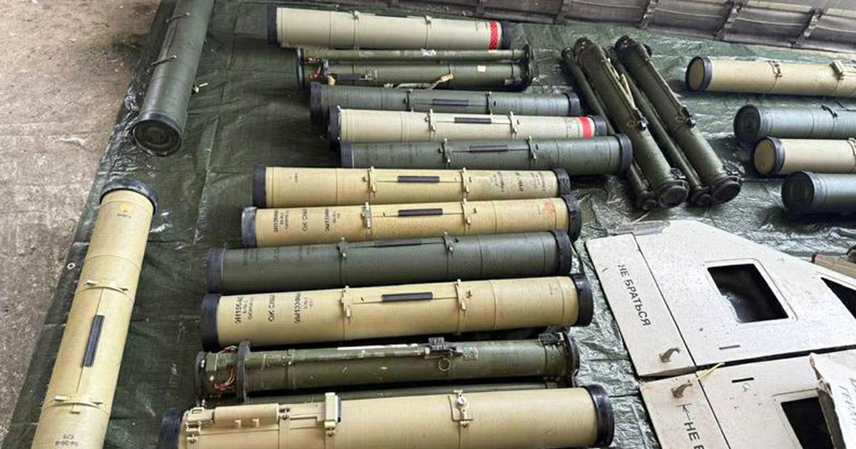Расследование дела о крупнейшей конфискации контрабандного оружия продолжается.