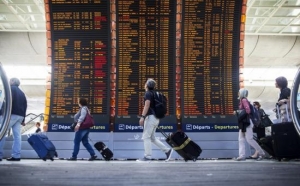 Angajaţii companiei Air France au prelungit greva cu încă o zi, astfel că 59 la sută dintre zborurile de astăzi, printre care şi cele din România, au fost anulate, transmite antena3.ro.