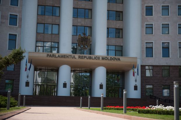 Încep şedinţele Parlamentului din cadrul sesiunii de toamnă-iarnă