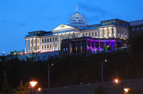 Предположительно, хищения начались с самого открытия здания.    Фото: civil.ge