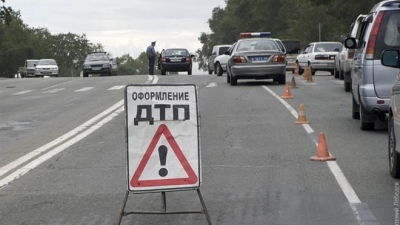 Вследствие ДТП пешеходу, которым оказалась гражданка России, оторвало правое ухо. Фото: auto.obozrevatel.com