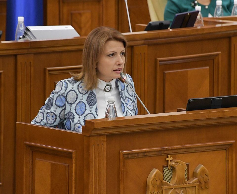 Депутат Платформы DA Арина Спэтару.