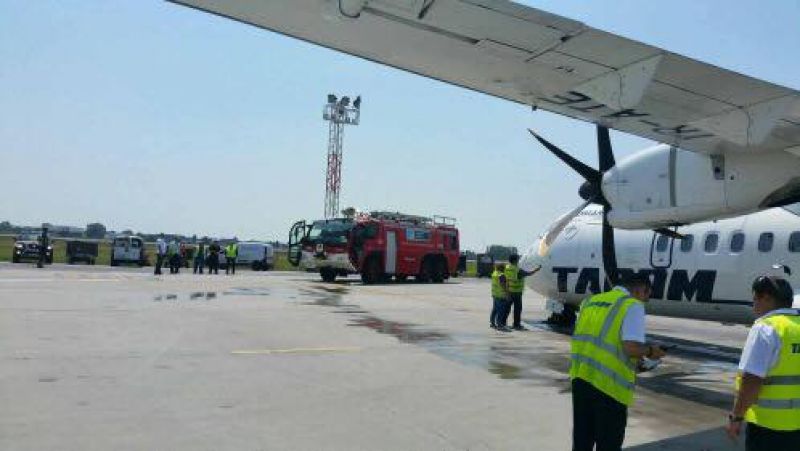 Самолет авиакомпании Tarom совершил экстренную посадку в аэропорту Бухареста.