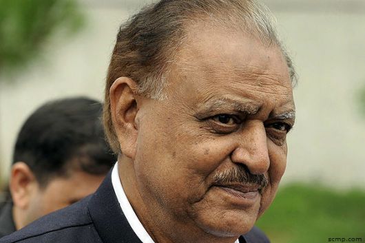 Mamnoon Hussain s-a născut în India și are 73 de ani.