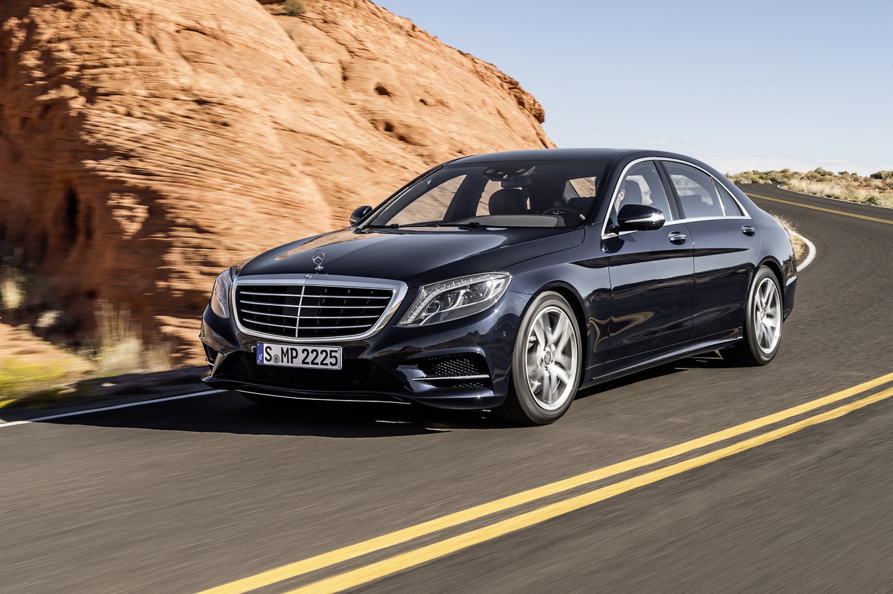Mercedes-Benz, al treilea mare furnizor de automobile de lux la nivel global, a produs mai multe vehicule ca oricand in primul semestru, peste 700.000 de unitati.