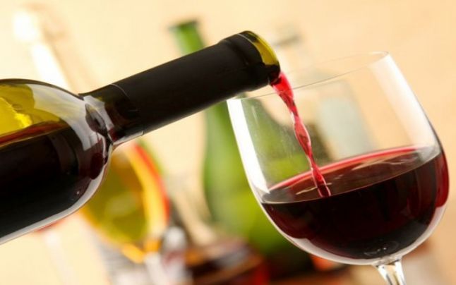 Mai multe fabrici de vinuri din Moldova, inspectate de specialiştii serviciului sanitar rus, Rospotrebnadzor, vor putea relua exporturile de vinuri pe piaţa rusă, după ce vor fi efectuate cercetările de laborator.